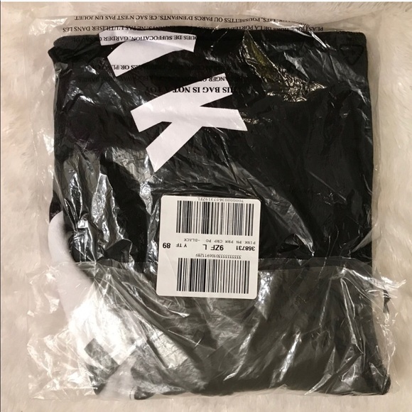 NWT VS PINK PERFECT PULL OVER HOODIE LARGE - Picture 2 of 2